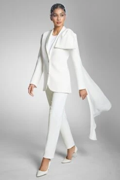 Viveca Blazer - Ivory -Cheap The Simply Dress Store VivecaBlazer Ivory Front8 b73b47f5 0818 459d 96d7 078acfedd92d